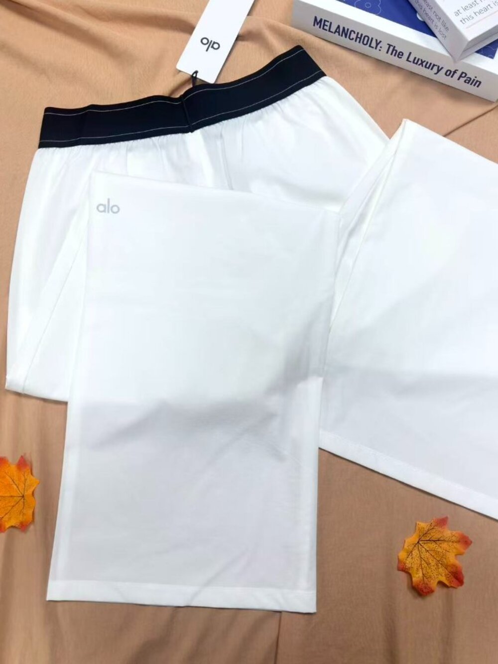 NWT ALO Yoga🧏‍♀️Suit Up Trouser White | Minimalist Style - Picture 4 of 8